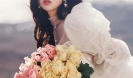 爆料杨超越抽烟博主视频,揭秘娱乐圈新现象